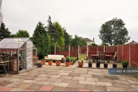 4 bedroom semi-detached house to rent, Victory Road, Derby, DE24