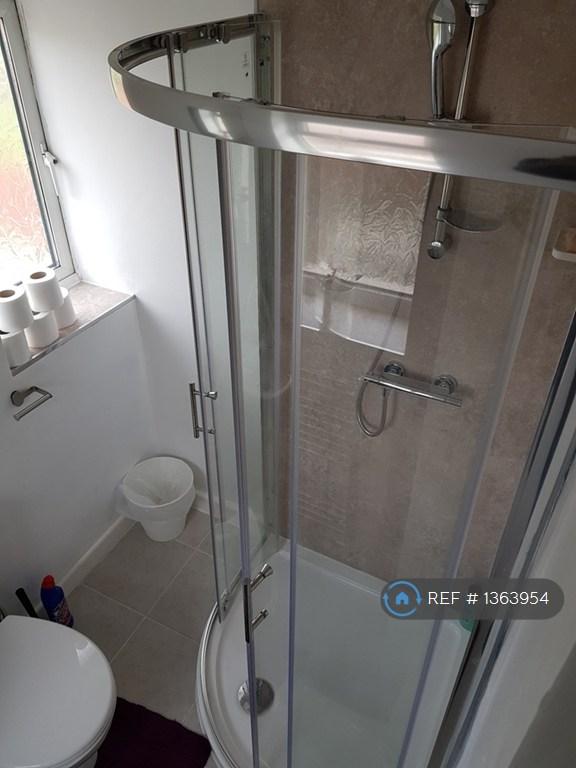 En-Suite/Batroom 1