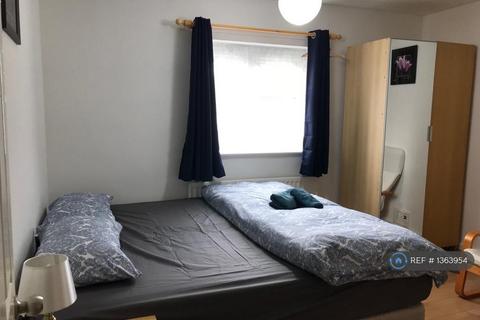 4 bedroom semi-detached house to rent, Victory Road, Derby, DE24