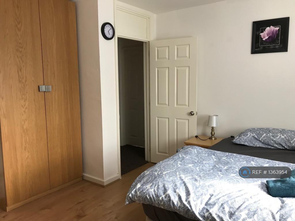 Master Bedroom  With En-Suite