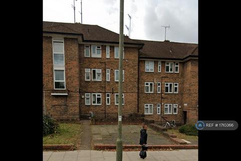3 bedroom flat to rent, Craven House, London, N2