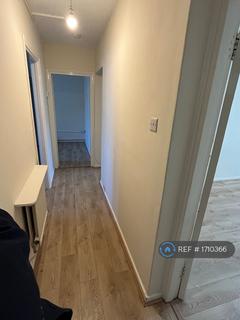 3 bedroom flat to rent, Craven House, London, N2