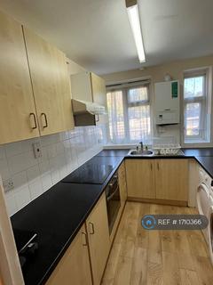 3 bedroom flat to rent, Craven House, London, N2