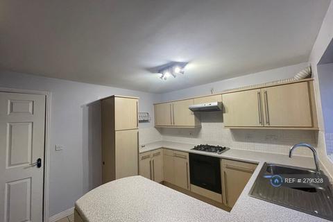 3 bedroom semi-detached house to rent, Arlington Road, Tewkesbury, GL20