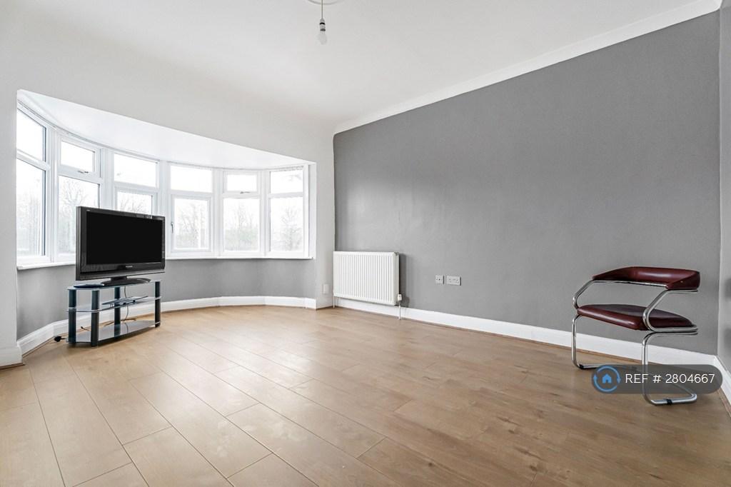 Living Room / Or Bedroom
