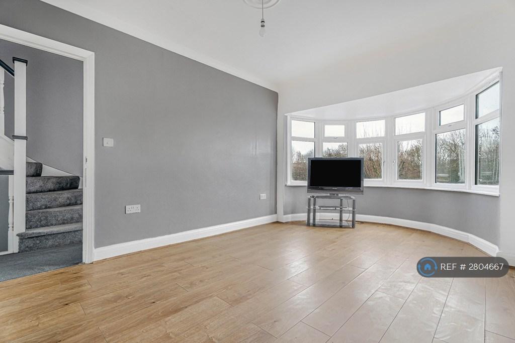 Living Room / Or Bedroom