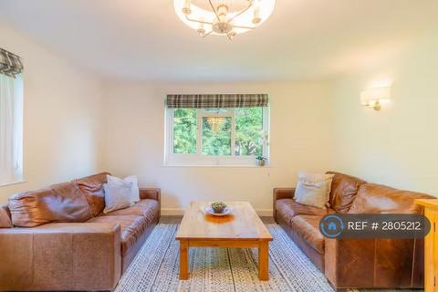 2 bedroom flat to rent, Park Court, Poole, BH13