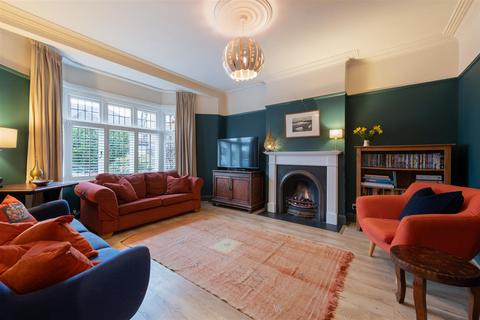 undefined, Burleigh Gardens, London N14