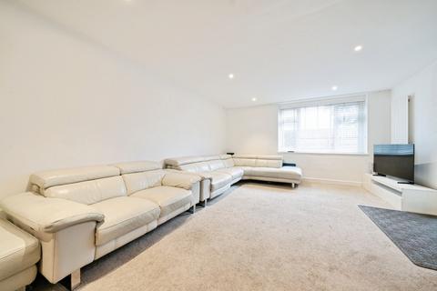 2 bedroom maisonette for sale, Denman Drive, Ashford, TW15