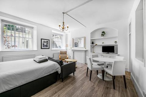Studio to rent, Lancaster Gate, London W2