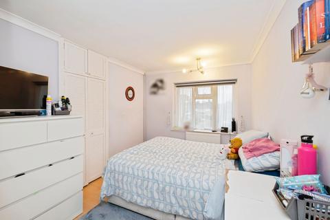 2 bedroom apartment for sale, Linton Avenue, Borehamwood