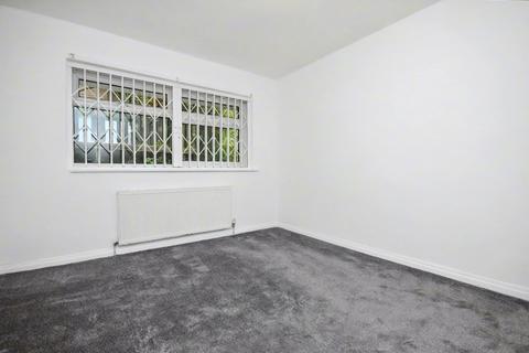 4 bedroom semi-detached house for sale, Spring Valley Crescent, Bramley, Leeds