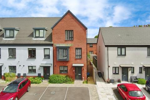 4 bedroom end of terrace house for sale, Heol Ty Draw, BARRY