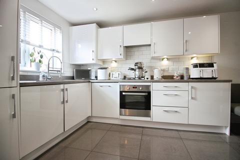 4 bedroom end of terrace house for sale, Heol Ty Draw, BARRY