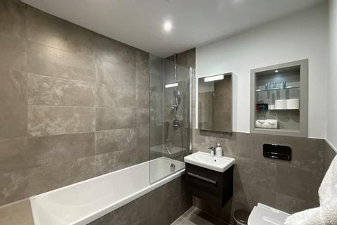 3 bedroom flat to rent, Olympic Way