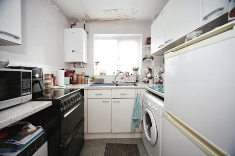undefined, Thorntondale, Luton