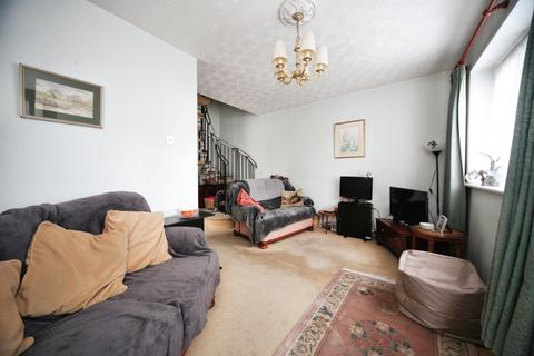 undefined, Thorntondale, Luton