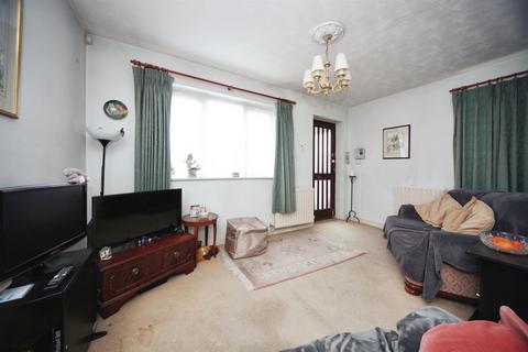 undefined, Thorntondale, Luton