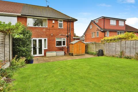 3 bedroom semi-detached house for sale, Foxcroft Mount, Leeds