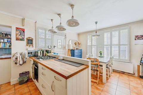 2 bedroom detached house for sale, Victoria Road, Redhill