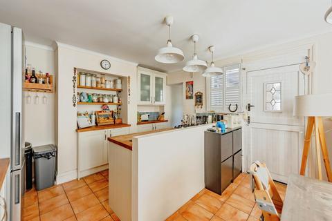 2 bedroom detached house for sale, Victoria Road, Redhill