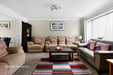 4 bedroom terraced house for sale, Denton Close, Redhill