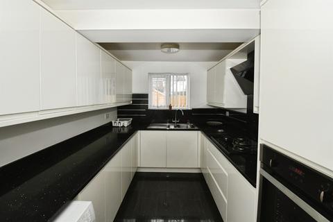 3 bedroom semi-detached house for sale, Thornton Avenue, Scunthorpe