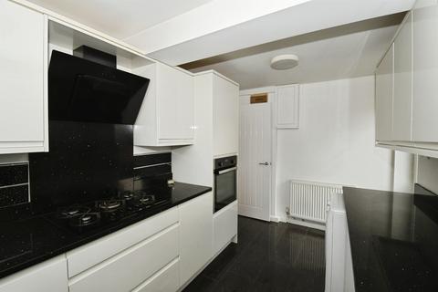 3 bedroom semi-detached house for sale, Thornton Avenue, Scunthorpe
