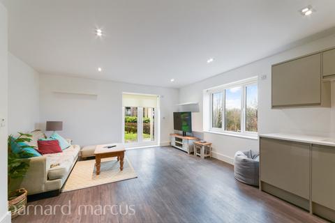 undefined, West Hill, South Croydon