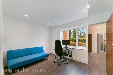 undefined, West Hill, South Croydon