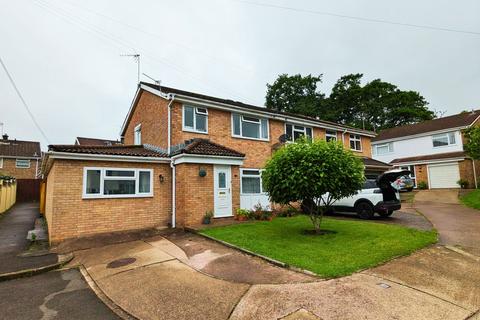 3 bedroom semi-detached house for sale, Heol Y Fedwen, Tonteg, Pontypridd