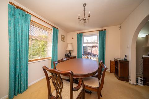 3 bedroom detached bungalow for sale, Lakeside, Tring