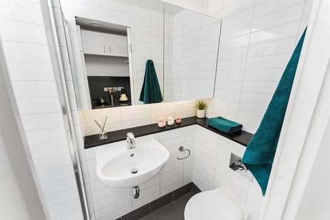 Studio to rent, Pentonville Road