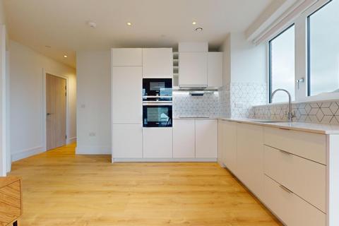 2 bedroom flat to rent, Beverley Way