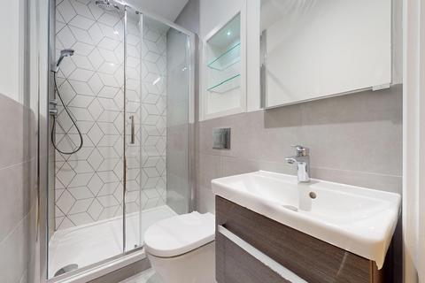 2 bedroom flat to rent, Beverley Way