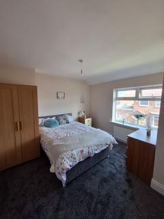 1 bedroom in a house share to rent, Room 2