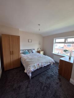 1 bedroom in a house share to rent, Room 2