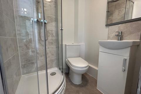 1 bedroom in a house share to rent, Kamran House Flat 2 Room 8