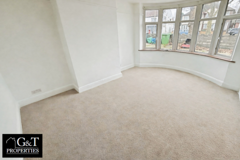 3 bedroom semi-detached house to rent, Stourbridge Road, Dudley, DY1