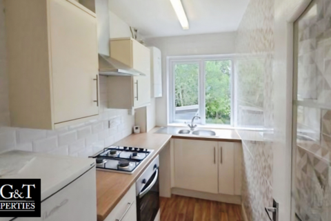 3 bedroom semi-detached house to rent, Stourbridge Road, Dudley, DY1