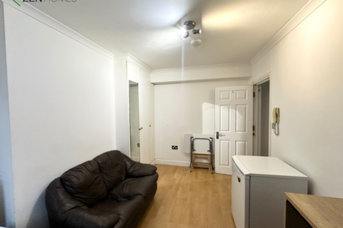 1 bedroom in a house share to rent, London N9