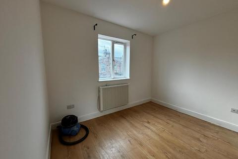 Studio to rent, Chapter Road , Dollis Hill, NW2