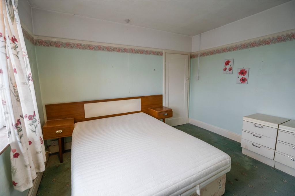 Bedroom 1 (2)