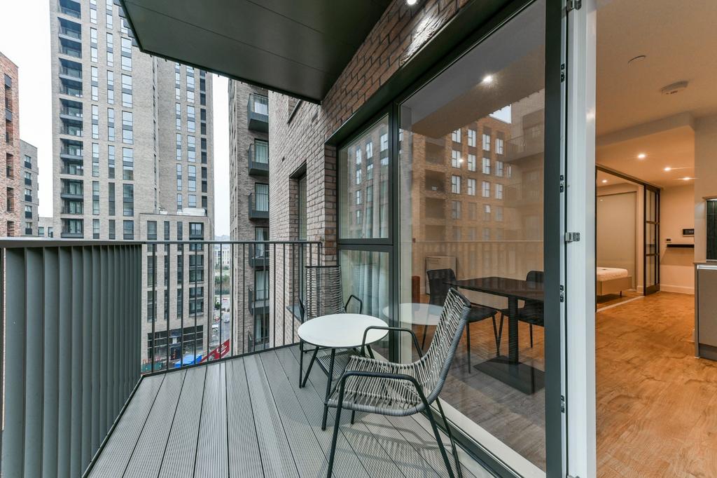 Balcony Example