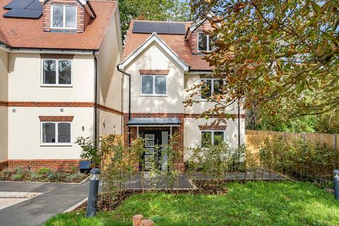 4 bedroom house for sale, Apple Tree Grove, Pollards Hill North, Norbury, SW16