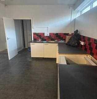 Retail property (high street) to rent, 2A Alexandra Road Scunthorpe DN16 2SF
