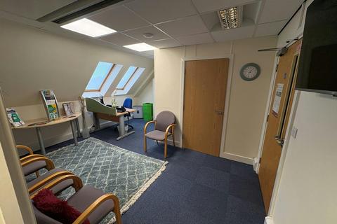 Industrial development to rent, 113 Wickham Rd Fareham PO16 7HZ