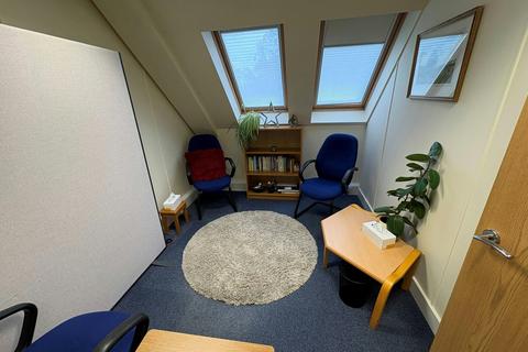 Industrial development to rent, 113 Wickham Rd Fareham PO16 7HZ