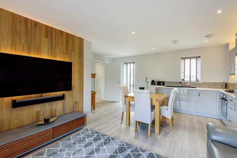 2 bedroom maisonette to rent, Chieftain Street, Bordon GU35