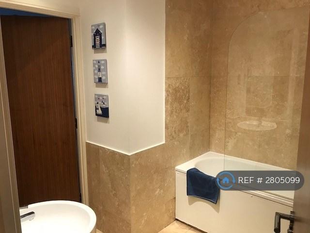 Partial En-Suite Bathroom